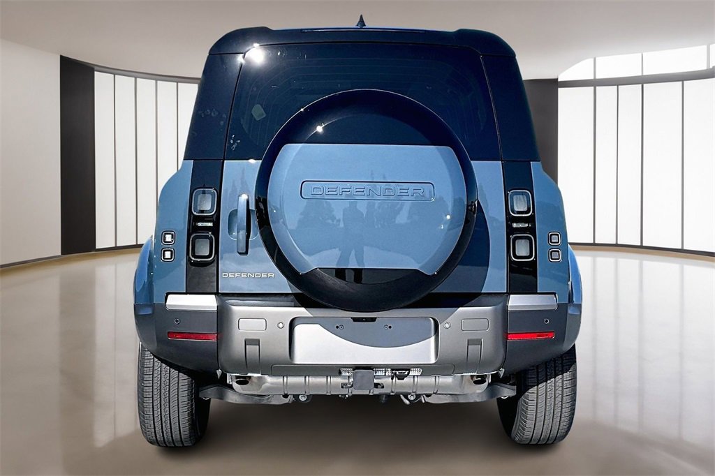 New 2026 Land Rover Defender 110 S image 4