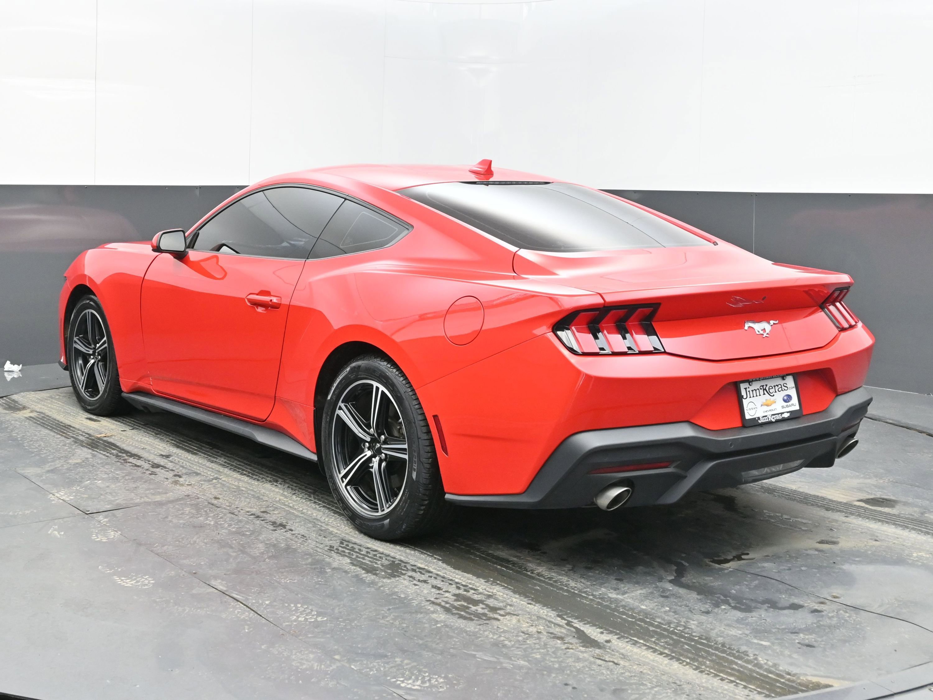 Used 2024 Ford Mustang EcoBoost image 7