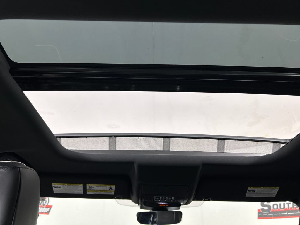 Used 2020 Land Rover Discovery HSE AWD/4WD image 19