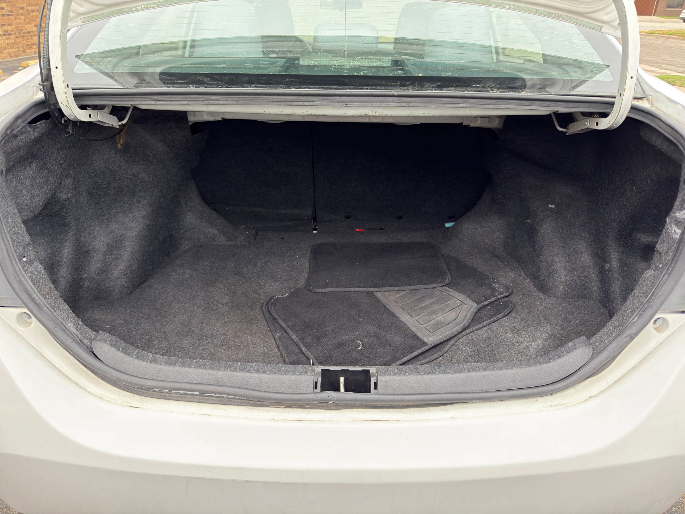 Used 2016 Toyota Corolla LE FWD image 7