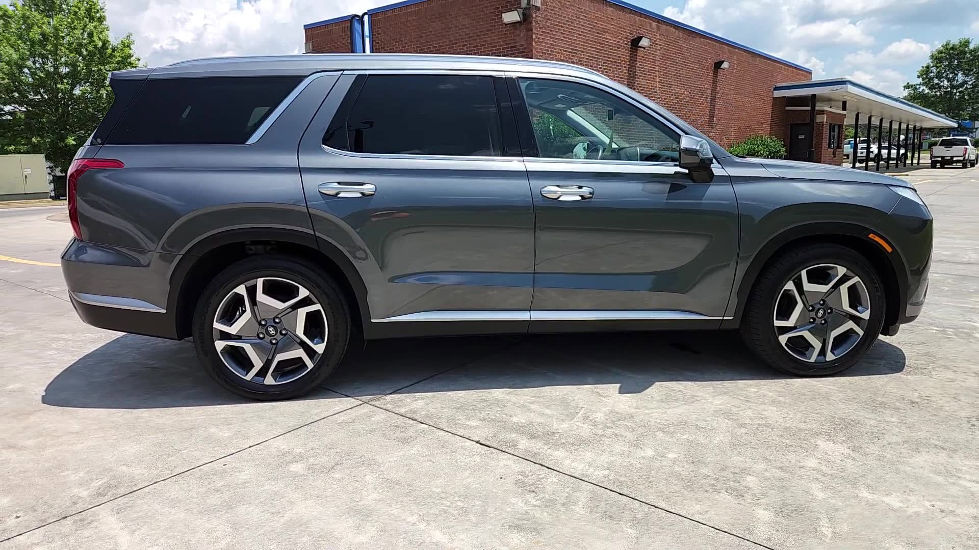 Used 2024 Hyundai Palisade SEL image 18
