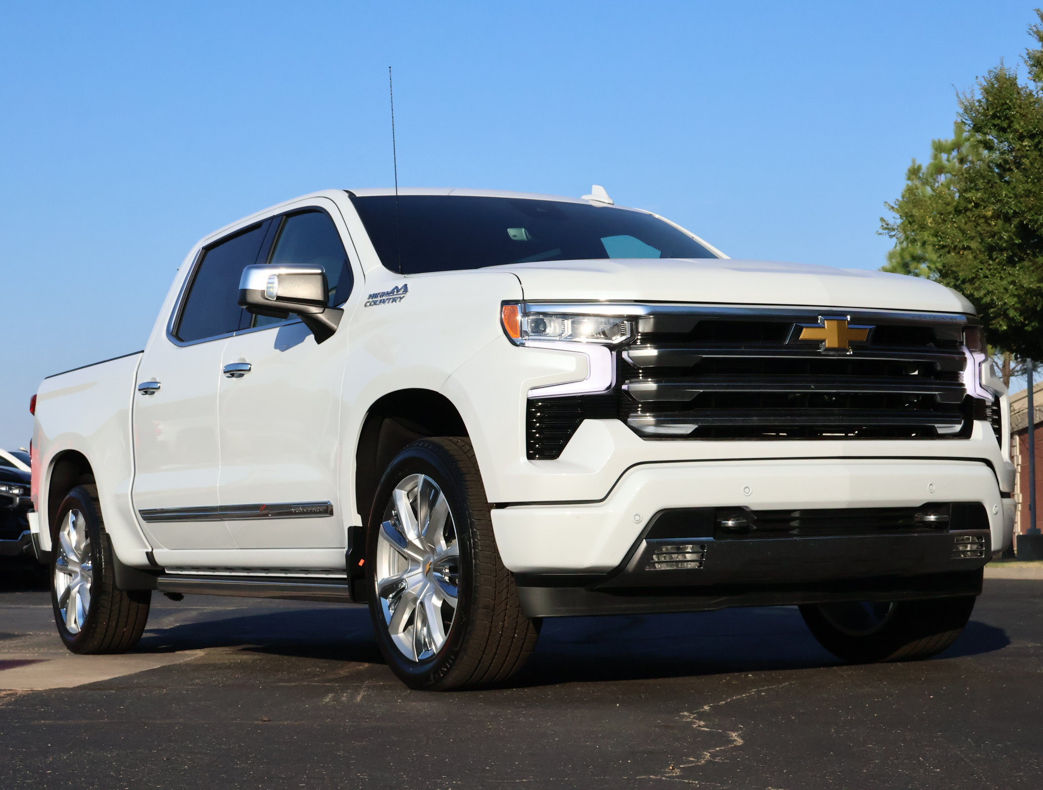 New 2026 Chevrolet Silverado 1500 High Country w/ Technology Package AWD/4WD image 1