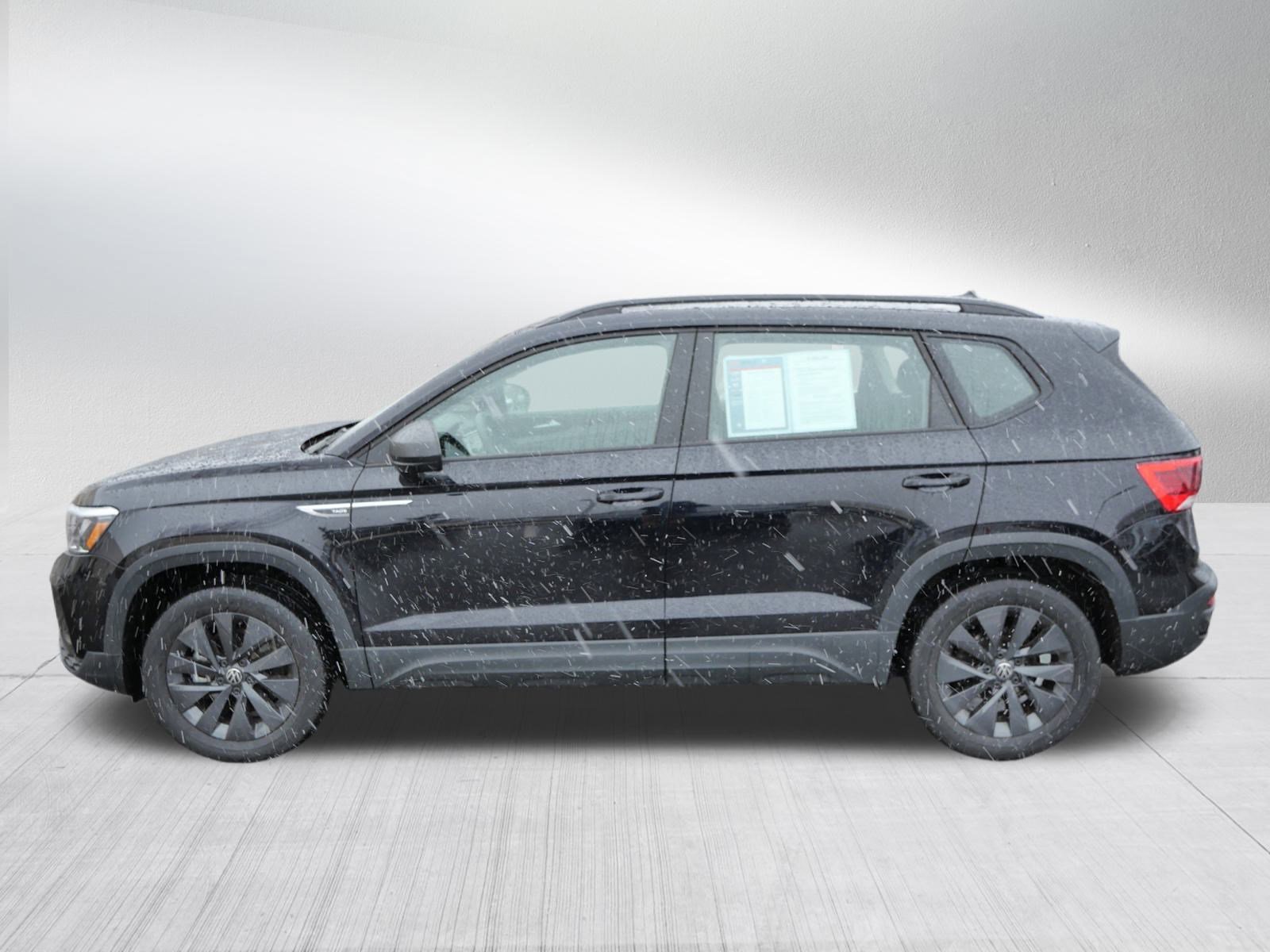 Certified 2022 Volkswagen Taos S image 4