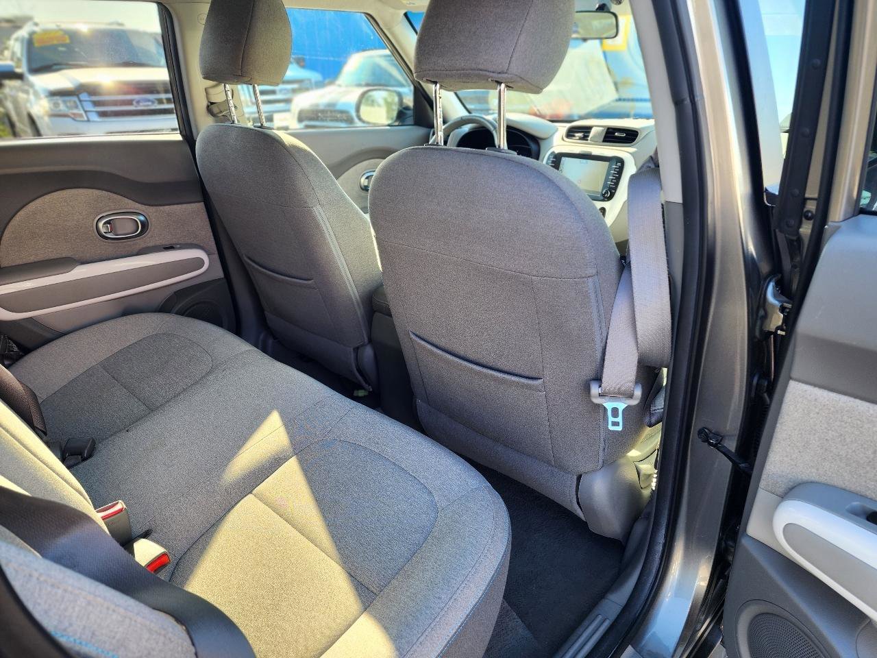 Used 2016 Kia Soul EV FWD image 25