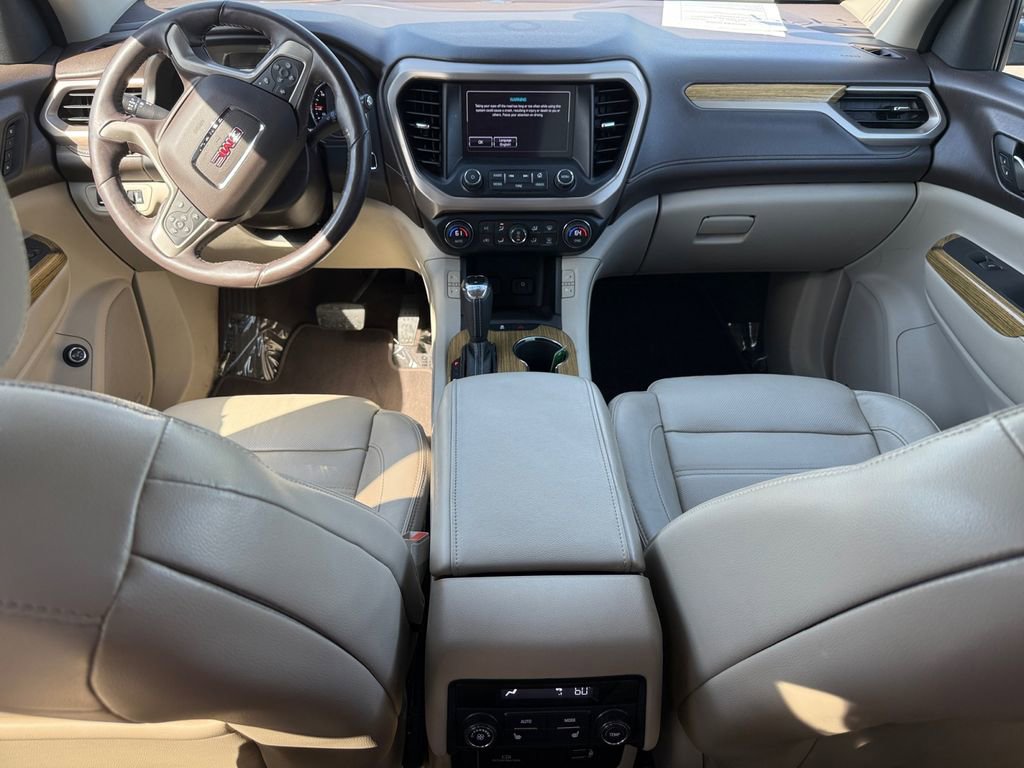 Used 2017 GMC Acadia Denali w/ Technology Package FWD image 10