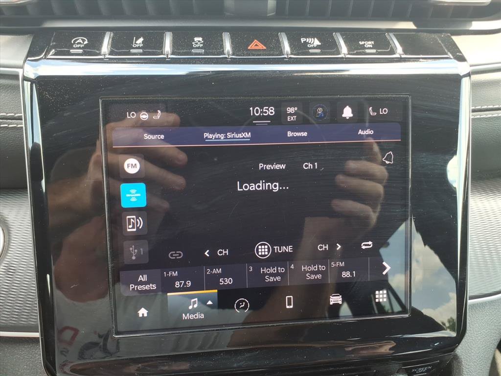 Used 2024 Jeep Grand Cherokee Altitude RWD image 22