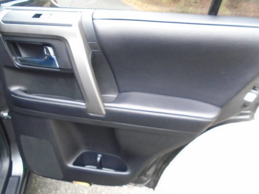 Used 2018 Toyota 4Runner SR5 image 23