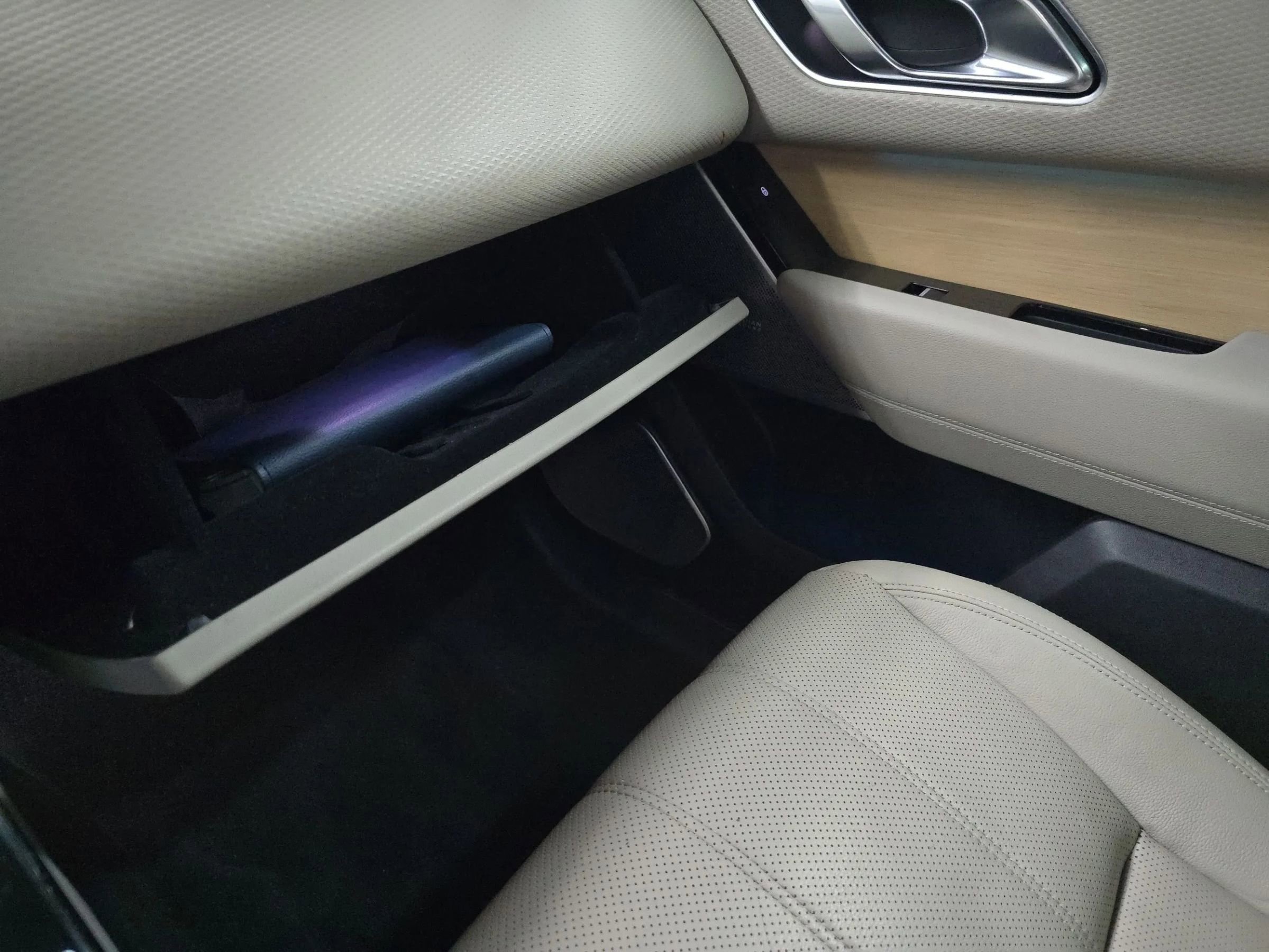 Used 2018 Land Rover Range Rover Velar R-Dynamic SE image 29