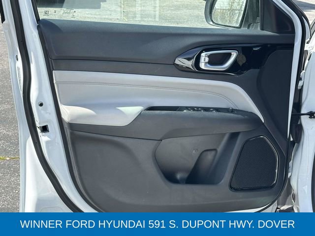 Used 2025 Jeep Compass Limited image 10
