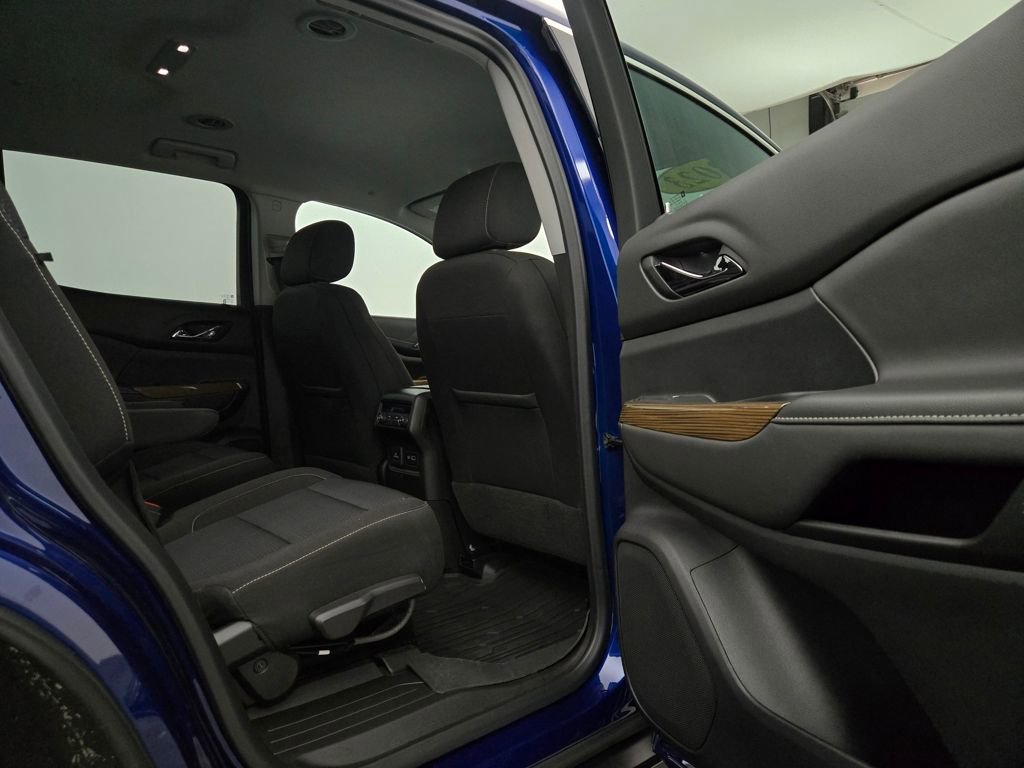 Used 2023 GMC Acadia SLE w/ Driver Convenience Package image 32