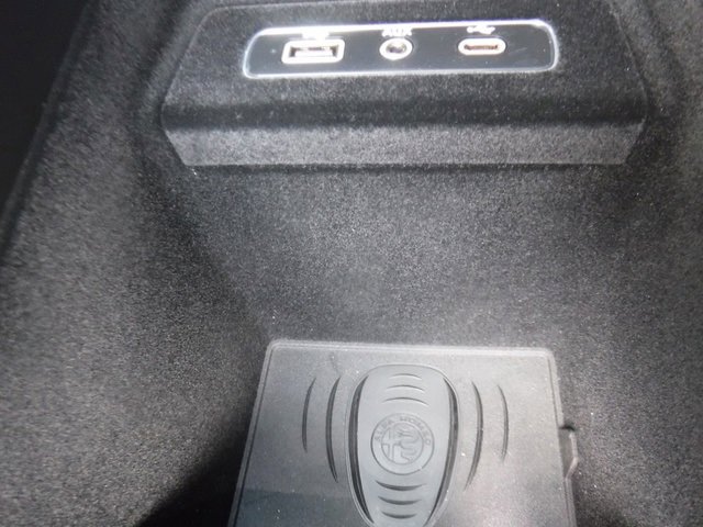 Used 2024 Alfa Romeo Stelvio Veloce image 30