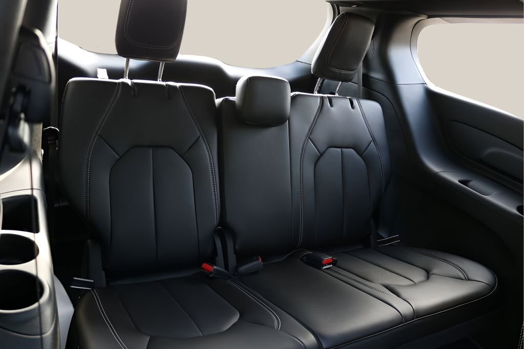 New 2026 Chrysler Pacifica Select FWD image 21