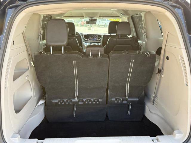 Certified 2023 Chrysler Pacifica Touring-L image 14