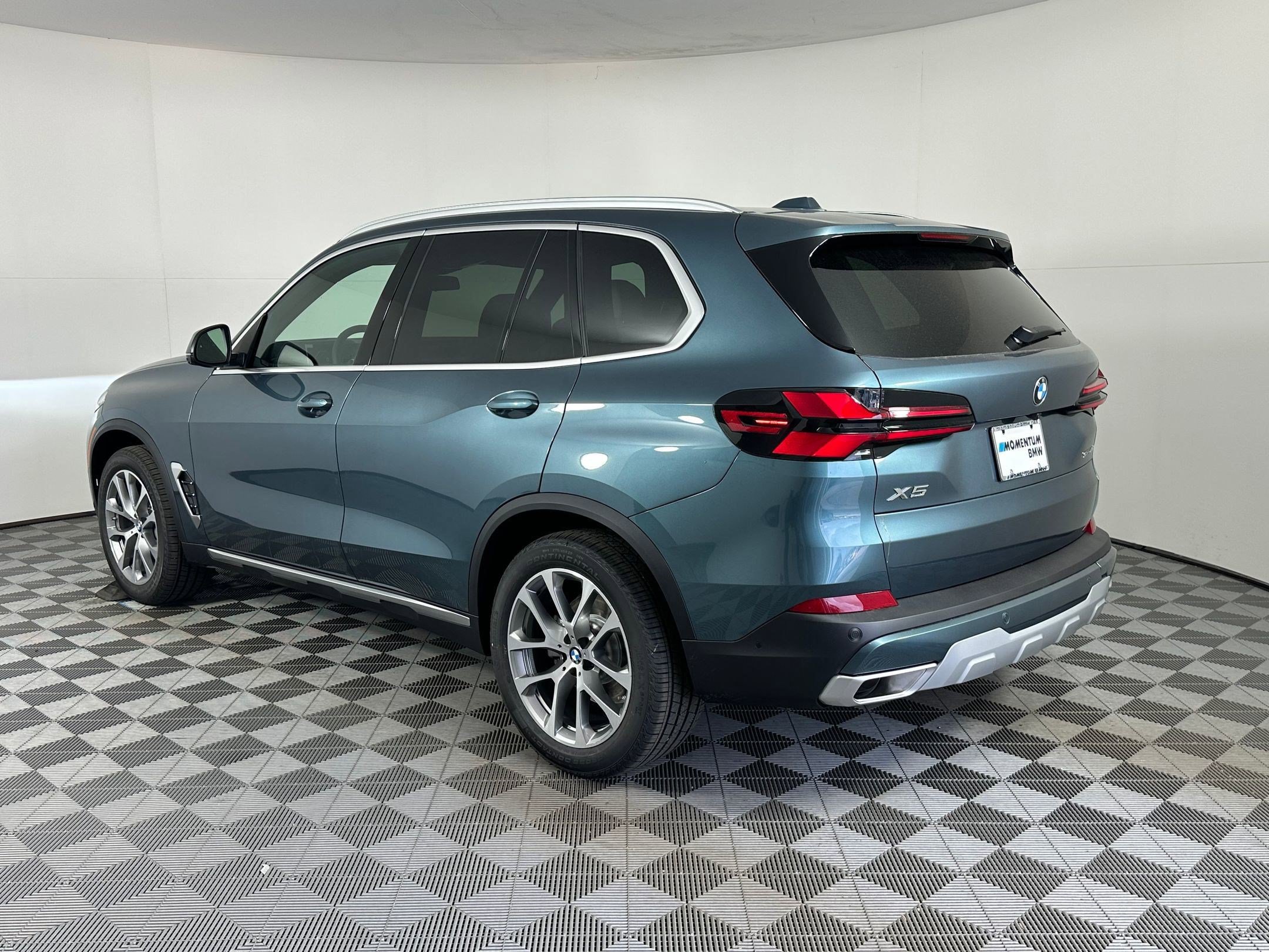 Used 2026 BMW X5 sDrive40i RWD image 3