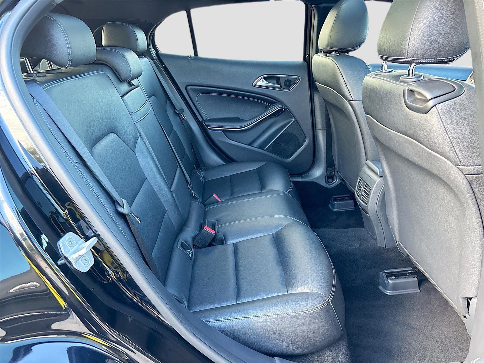 Used 2016 Mercedes-Benz GLA 250 image 27