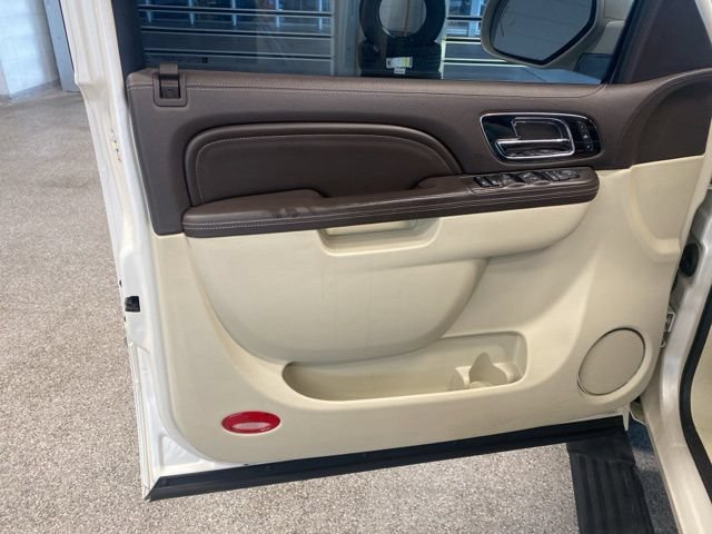 Used 2013 Cadillac Escalade ESV Platinum AWD/4WD image 29