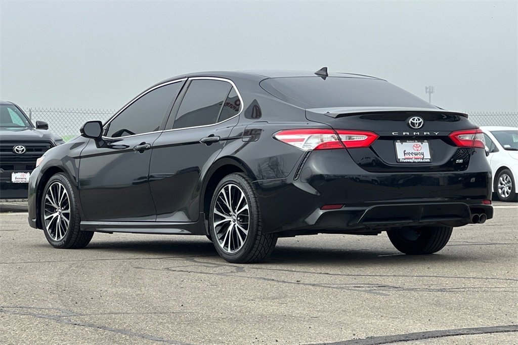 Used 2020 Toyota Camry SE image 7