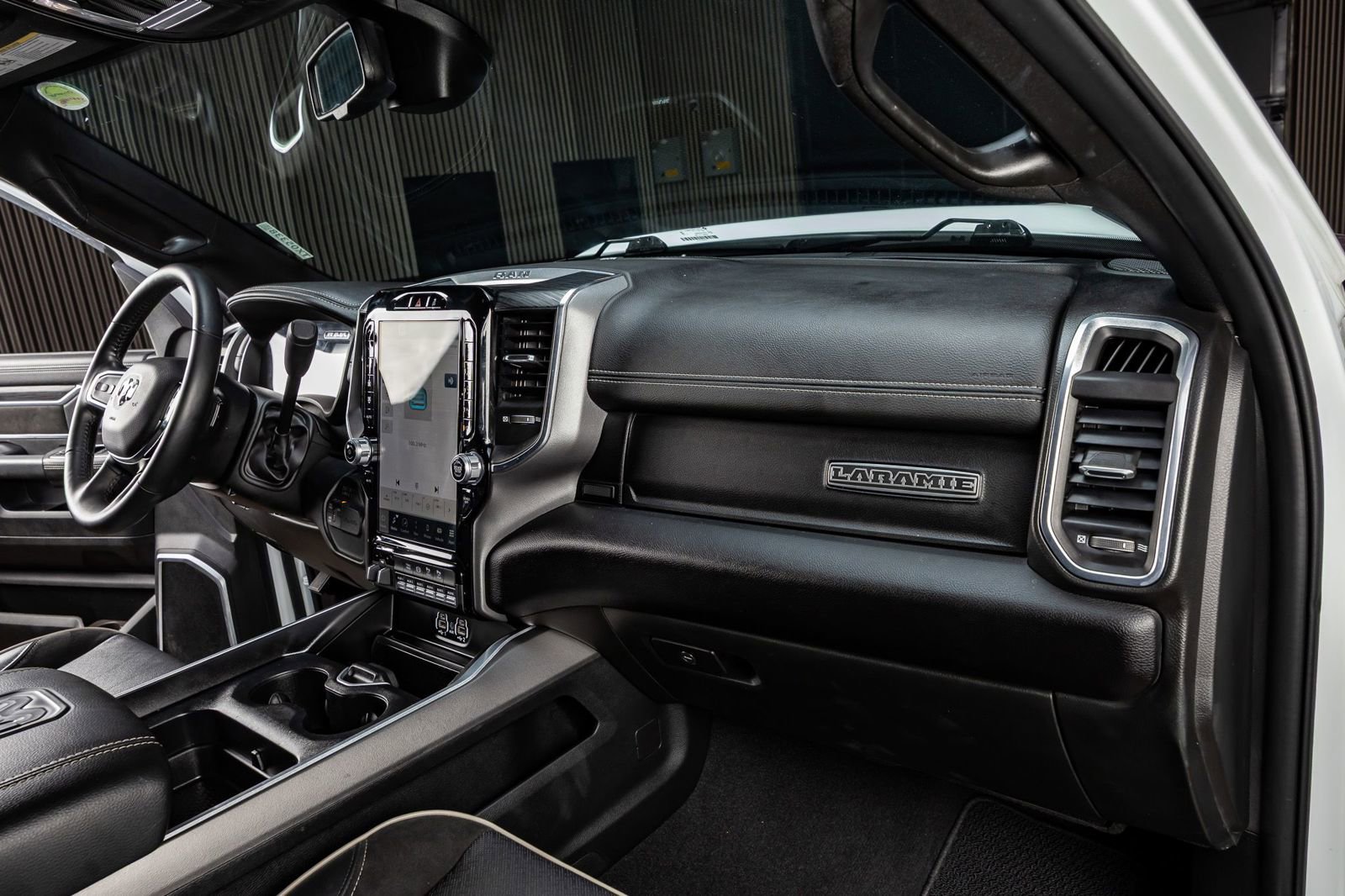 Used 2024 RAM 3500 Laramie w/ Night Edition image 18
