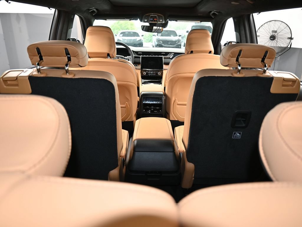 New 2025 Jeep Grand Cherokee L Summit AWD/4WD image 39