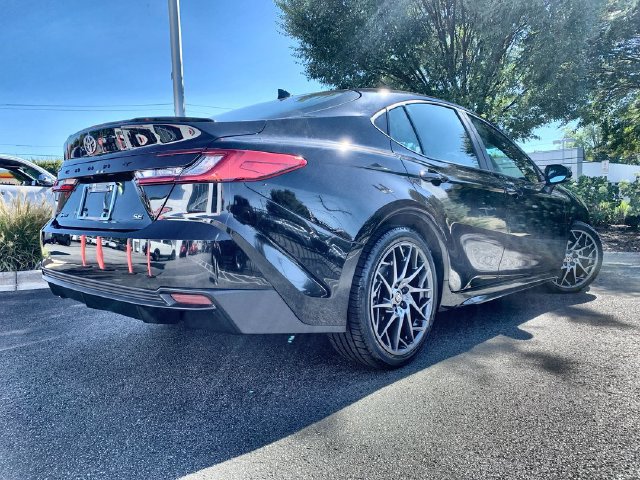 Used 2025 Toyota Camry SE w/ Convenience Package FWD image 8