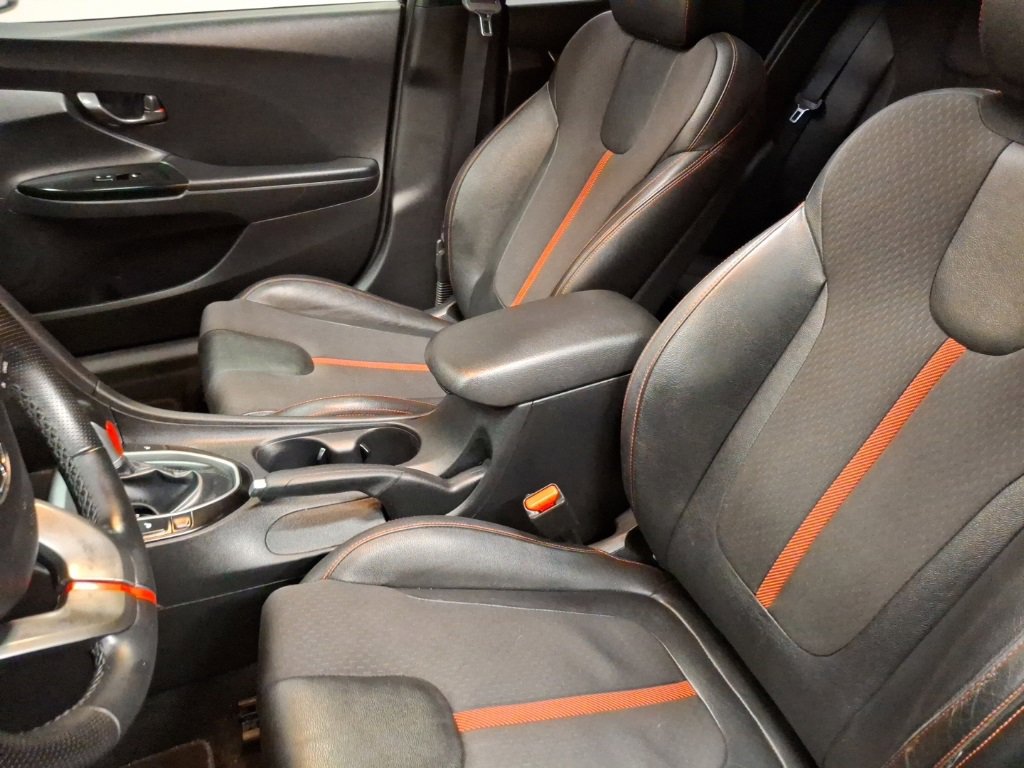 Used 2019 Hyundai Veloster Turbo image 15