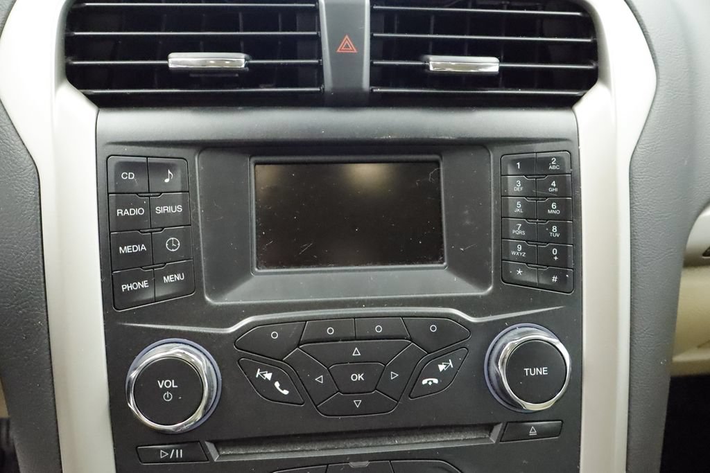 Used 2015 Ford Fusion SE w/ Equipment Group 202A FWD image 29
