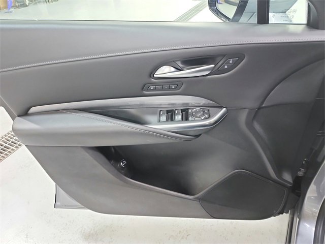 Used 2024 Cadillac XT4 Premium Luxury image 32