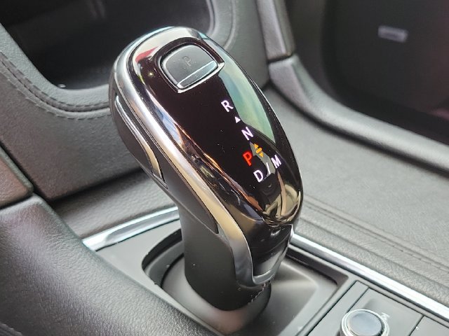 Used 2025 Cadillac XT6 Premium Luxury AWD/4WD image 26