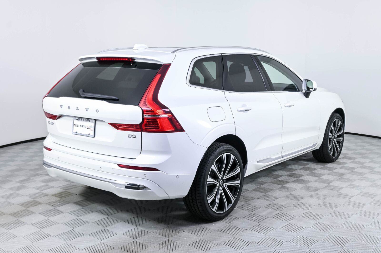 Certified 2023 Volvo XC60 B5 Ultimate FWD image 30