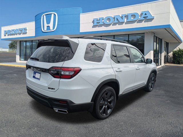 New 2025 Honda Pilot Sport image 4