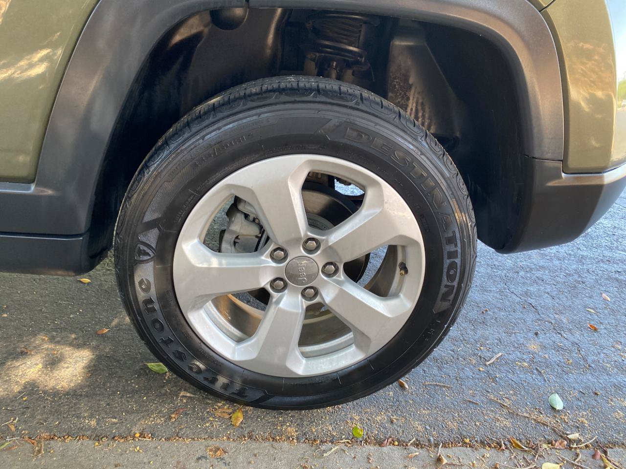 Used 2018 Jeep Compass Sport AWD/4WD image 17
