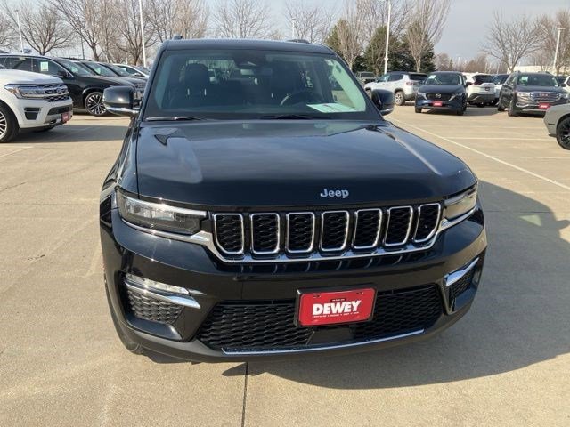 Used 2023 Jeep Grand Cherokee Limited image 2