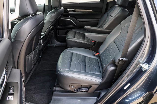 Used 2021 Kia Telluride SX w/ SX Prestige Package image 23