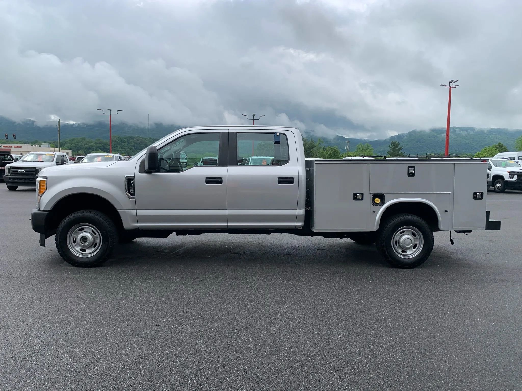 Used 2017 Ford F350 XL AWD/4WD image 5