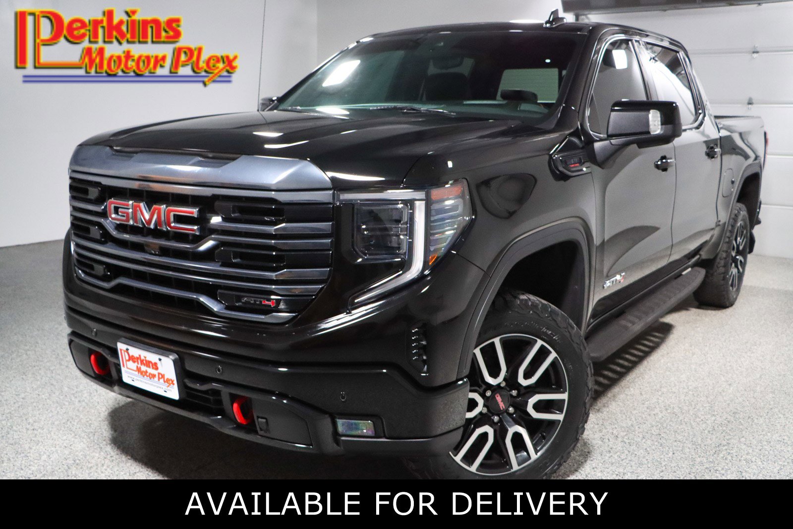 Used 2024 GMC Sierra 1500 AT4 w/ Technology Package image 1