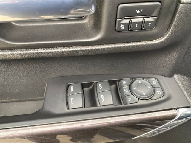 Used 2020 Chevrolet Silverado 2500 LTZ w/ LTZ Convenience Package image 18