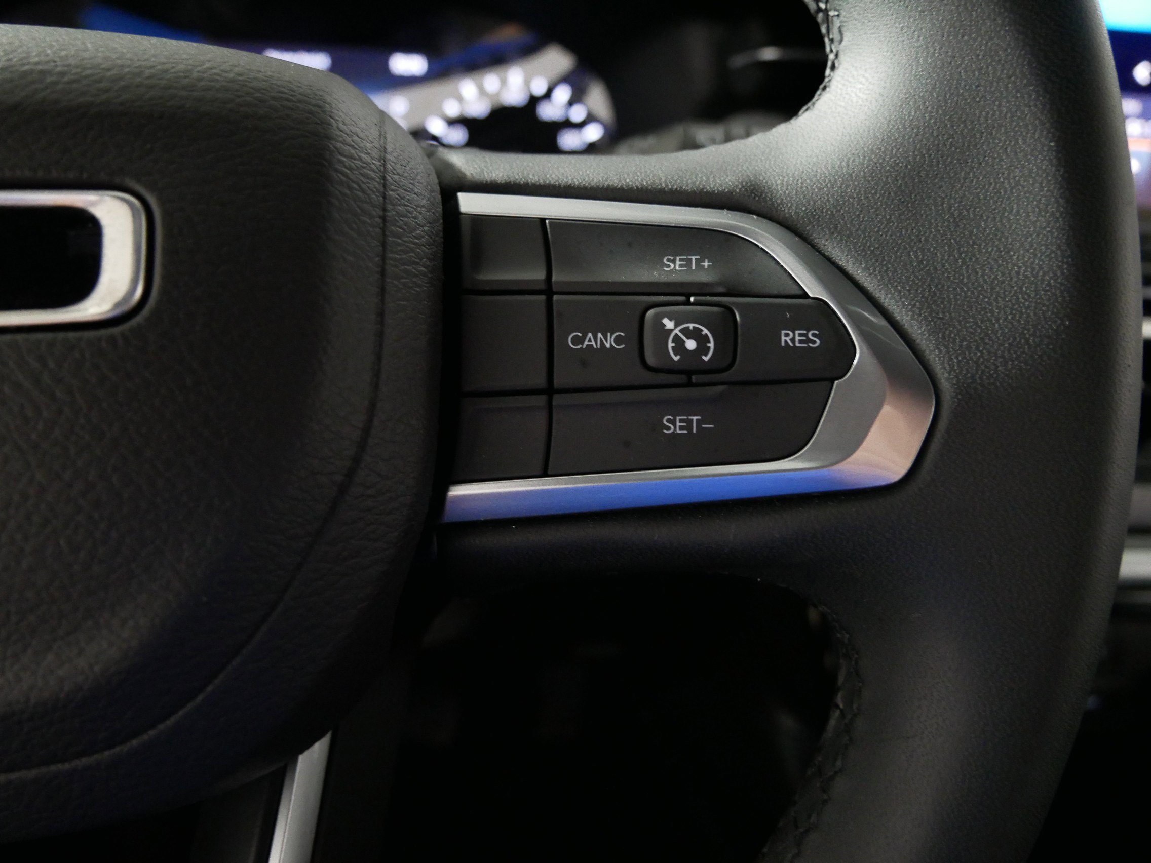 Used 2024 Jeep Compass Latitude image 28