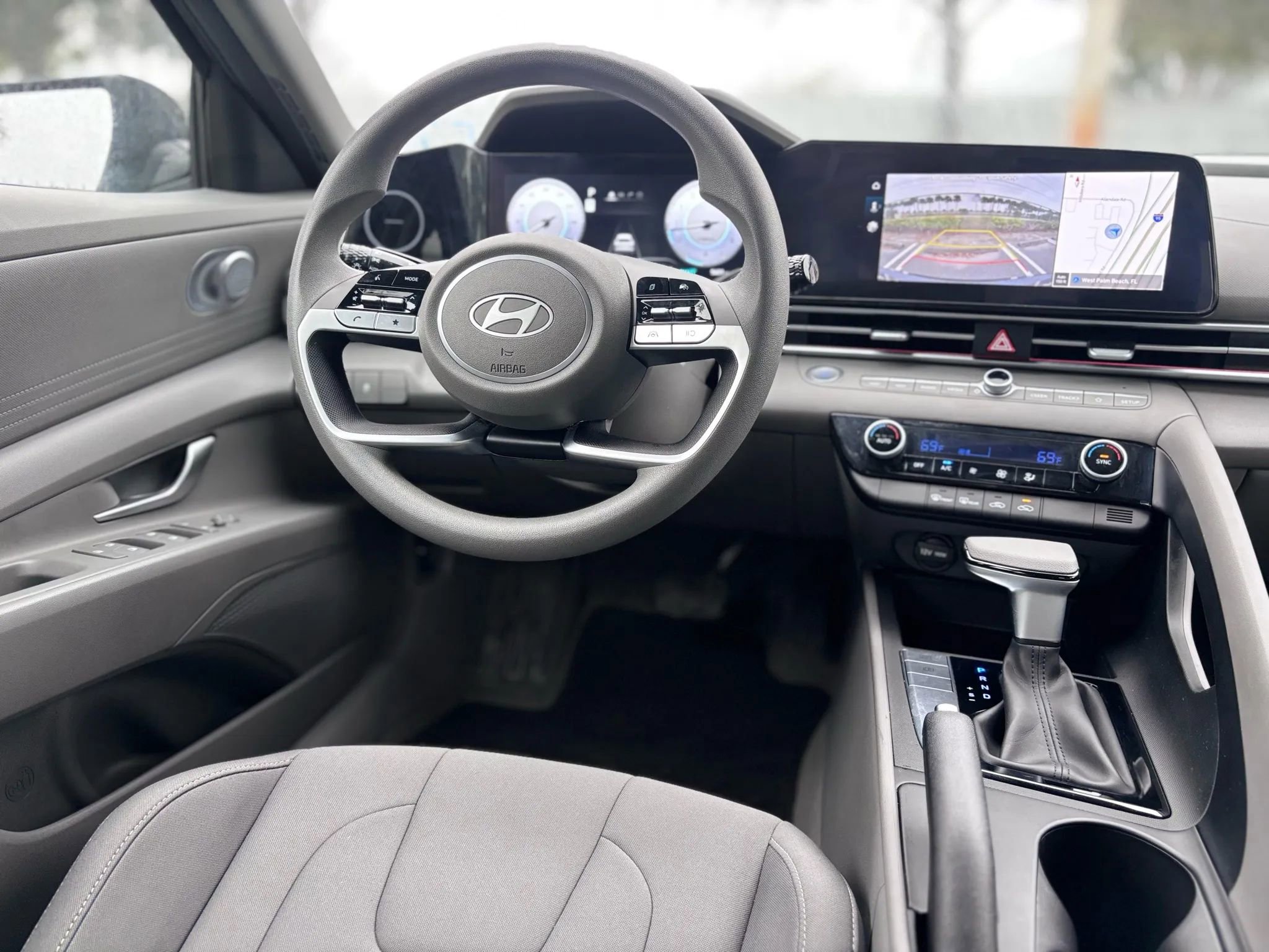 Used 2024 Hyundai Elantra SEL image 15