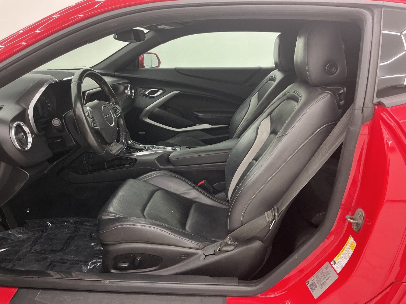 Used 2018 Chevrolet Camaro LT RWD image 14