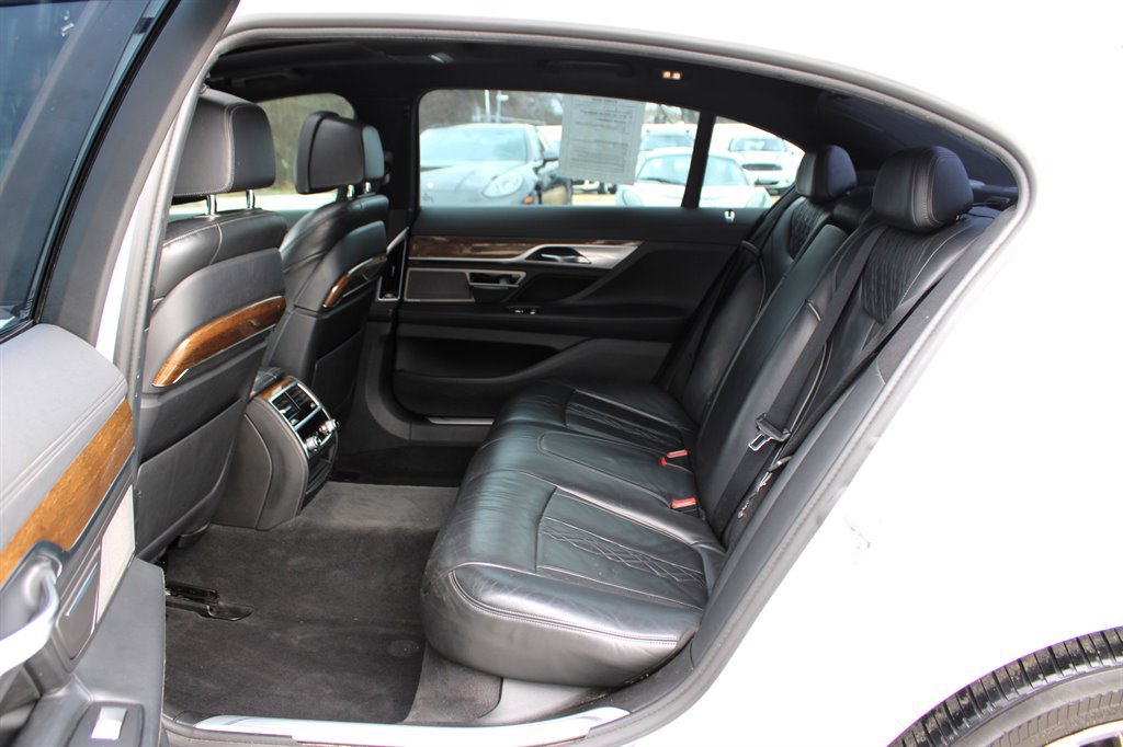 Used 2016 BMW 750i xDrive AWD/4WD image 18