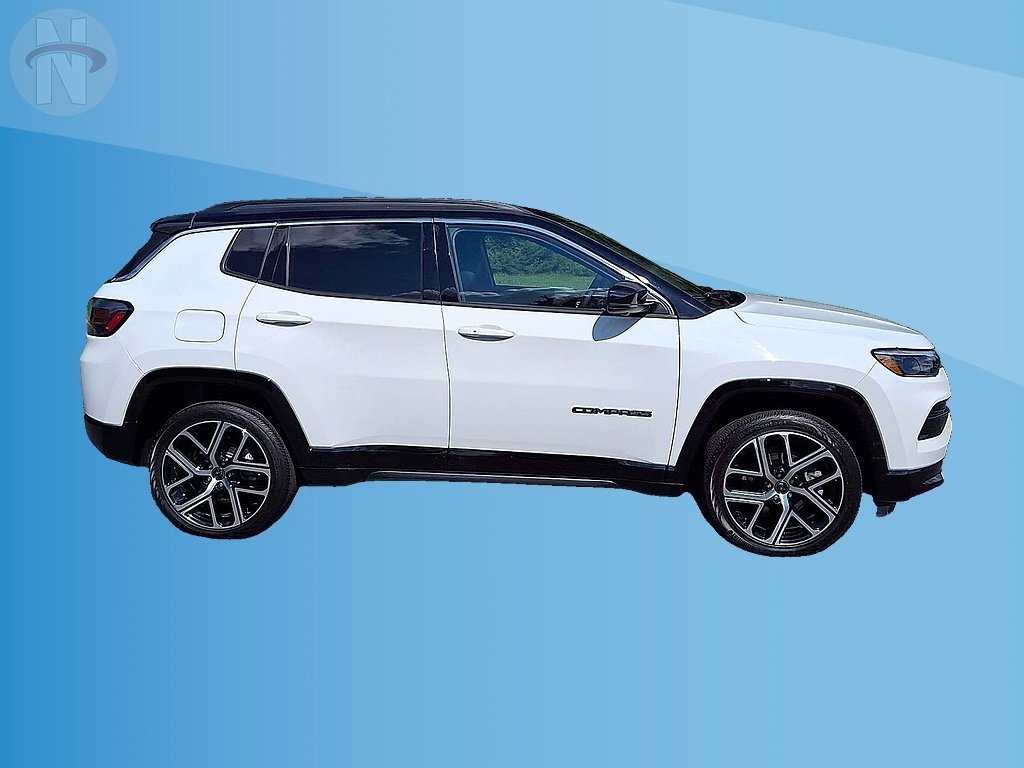 Used 2025 Jeep Compass Limited w/ Elite Group AWD/4WD image 9