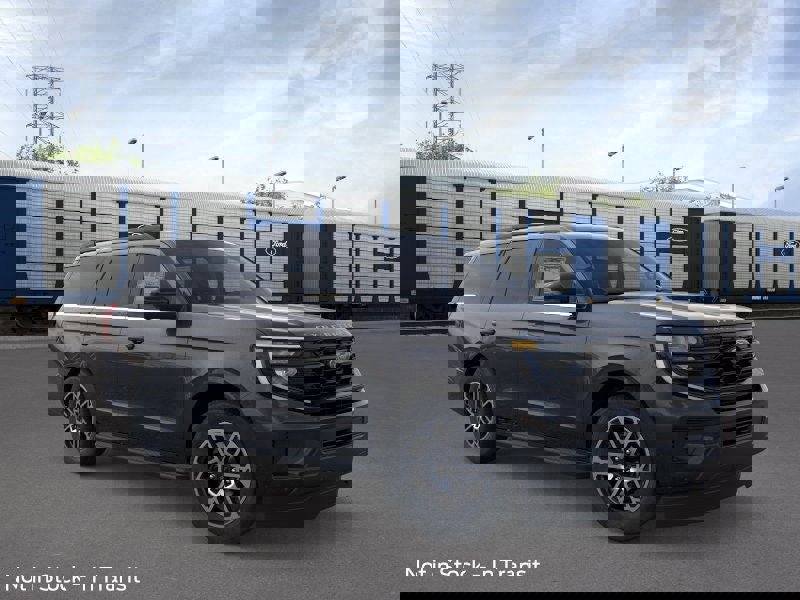 New 2025 Ford Expedition Active image 7