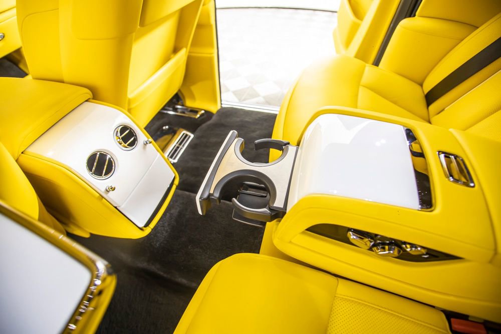 Used 2018 Rolls-Royce Phantom Sedan image 32