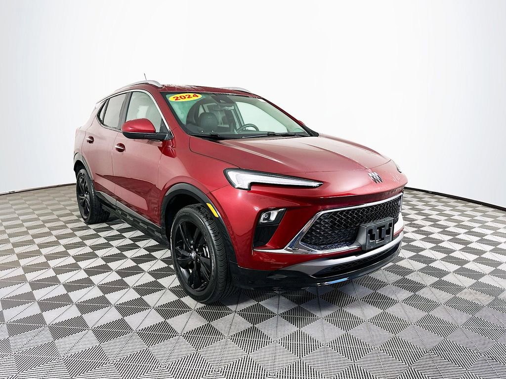 Used 2024 Buick Encore GX Sport Touring image 3