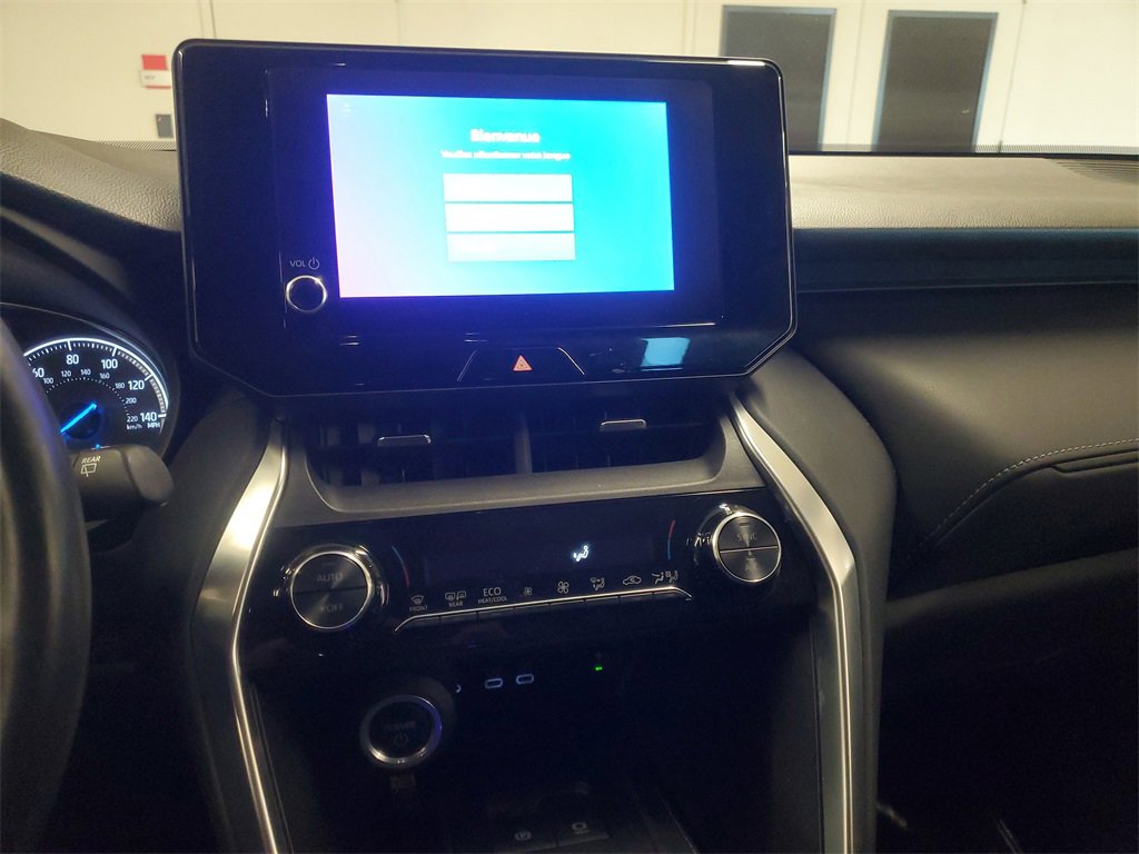 Used 2023 Toyota Venza LE image 25