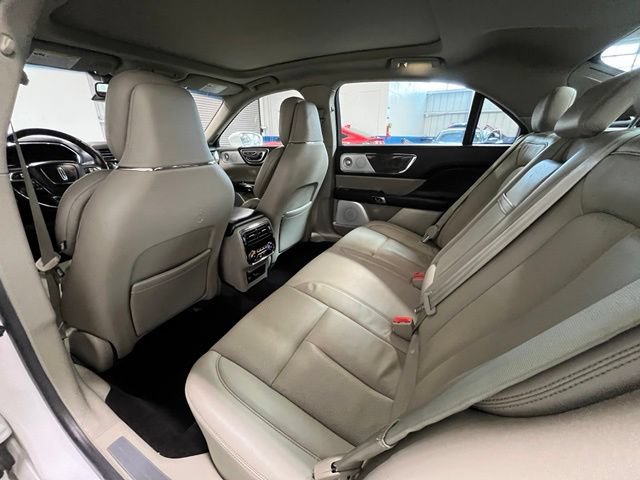 Used 2018 Lincoln Continental Reserve AWD/4WD image 15