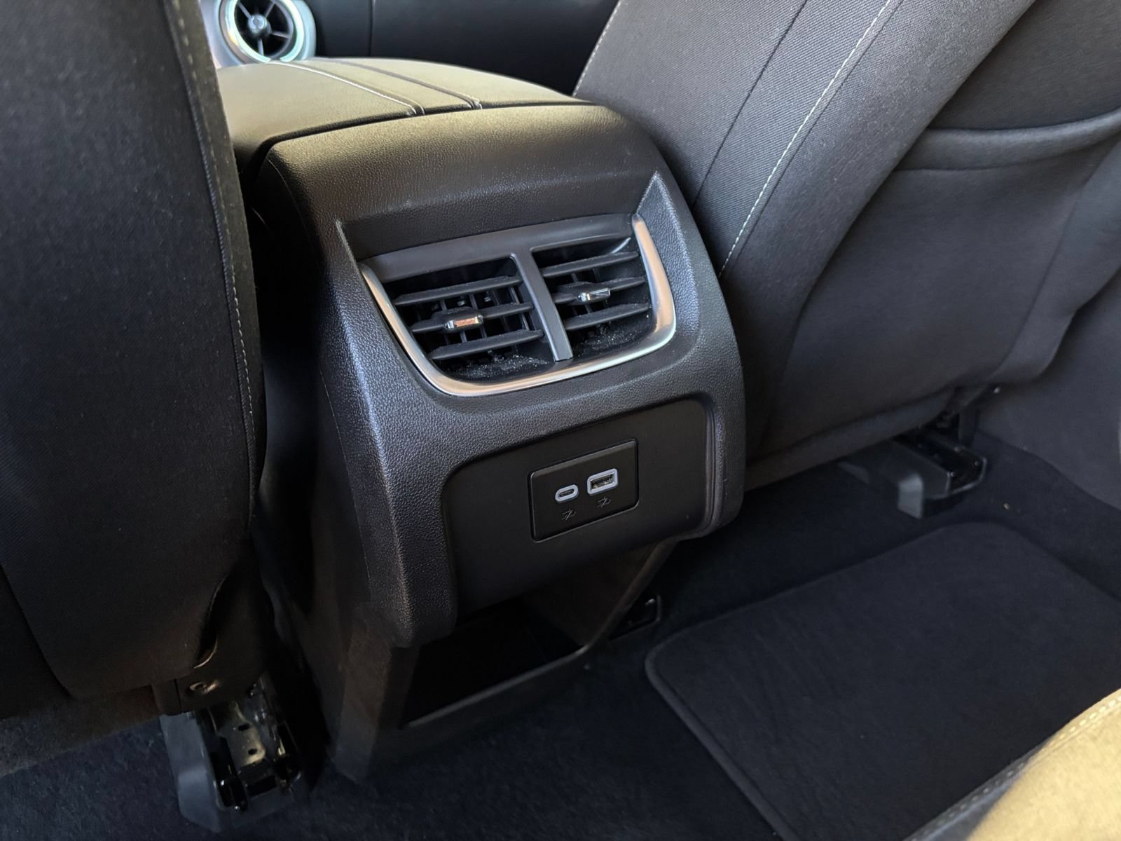 Used 2025 Chevrolet Blazer LT FWD image 23