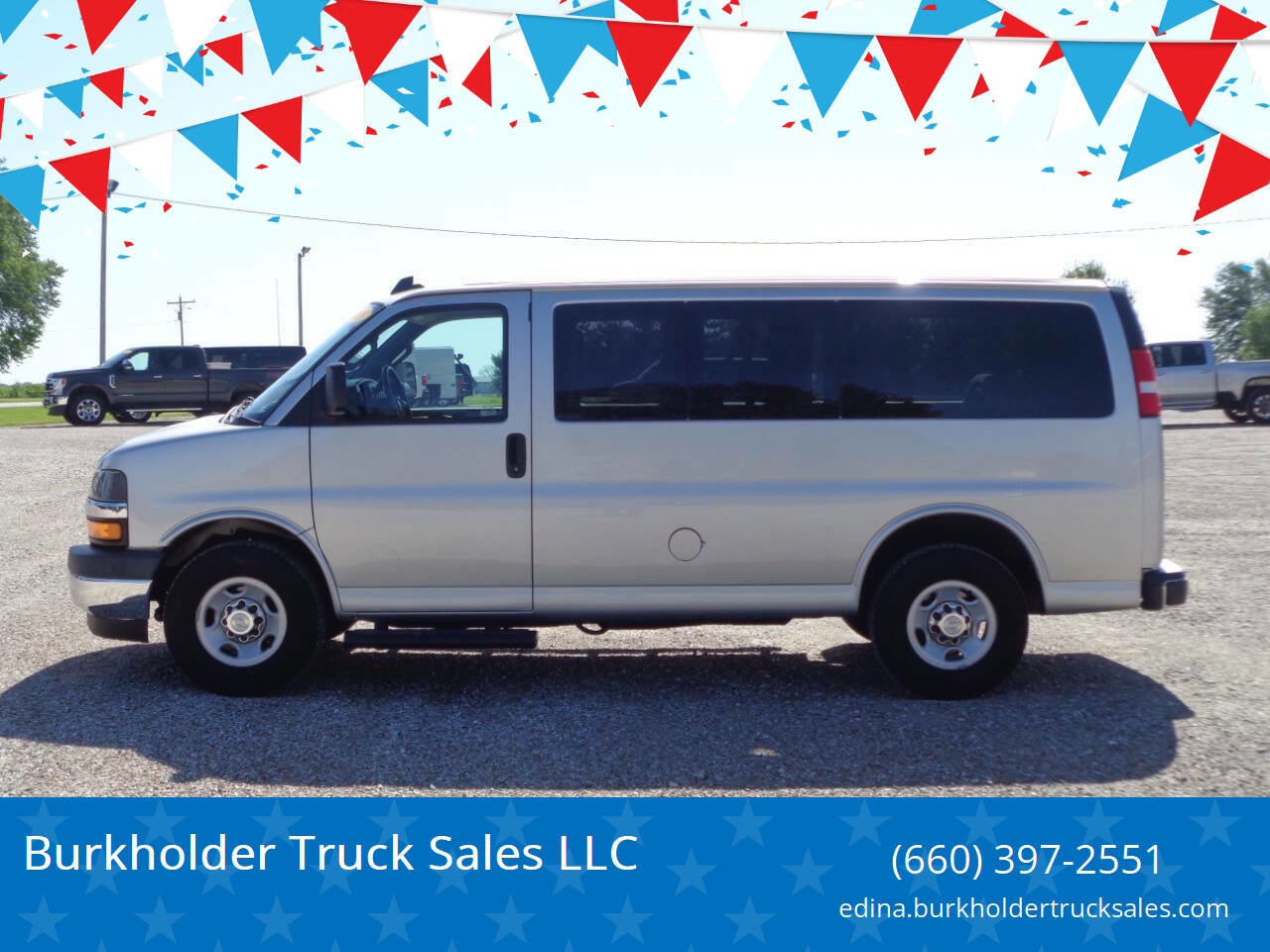 Used 2018 Chevrolet Express 2500 LT w/ LT Preferred Equipment Group image 1