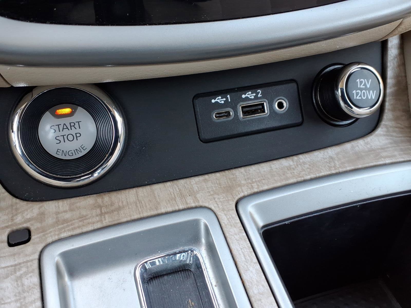 Used 2020 Nissan Murano SV image 27