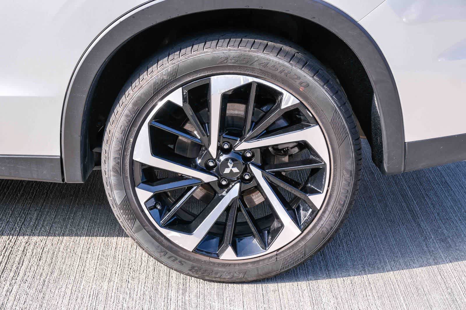 Used 2024 Mitsubishi Outlander SE AWD/4WD image 9